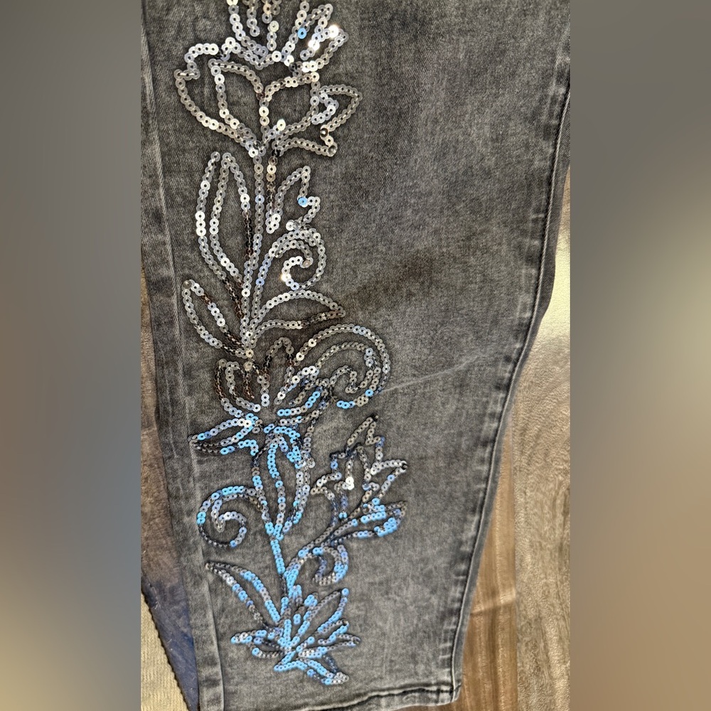 DG2 by Diane Gilman Gray Embellished Jeans – Size 16P – NWT - Picture 5 of 5
